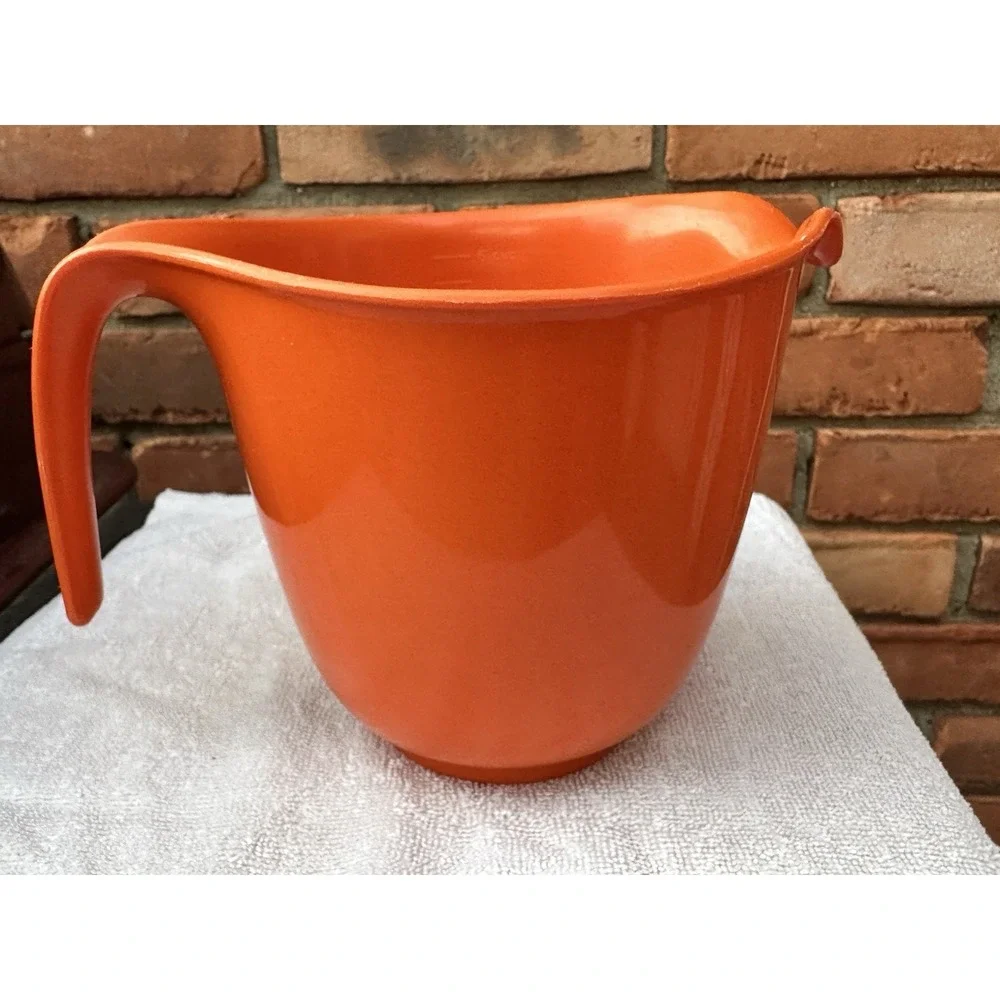 Vtg Rubbermaid Orange Batter Bowl Measuring 1.5 Qt 6 Cup  Grip N Mix‎ #2661  USA